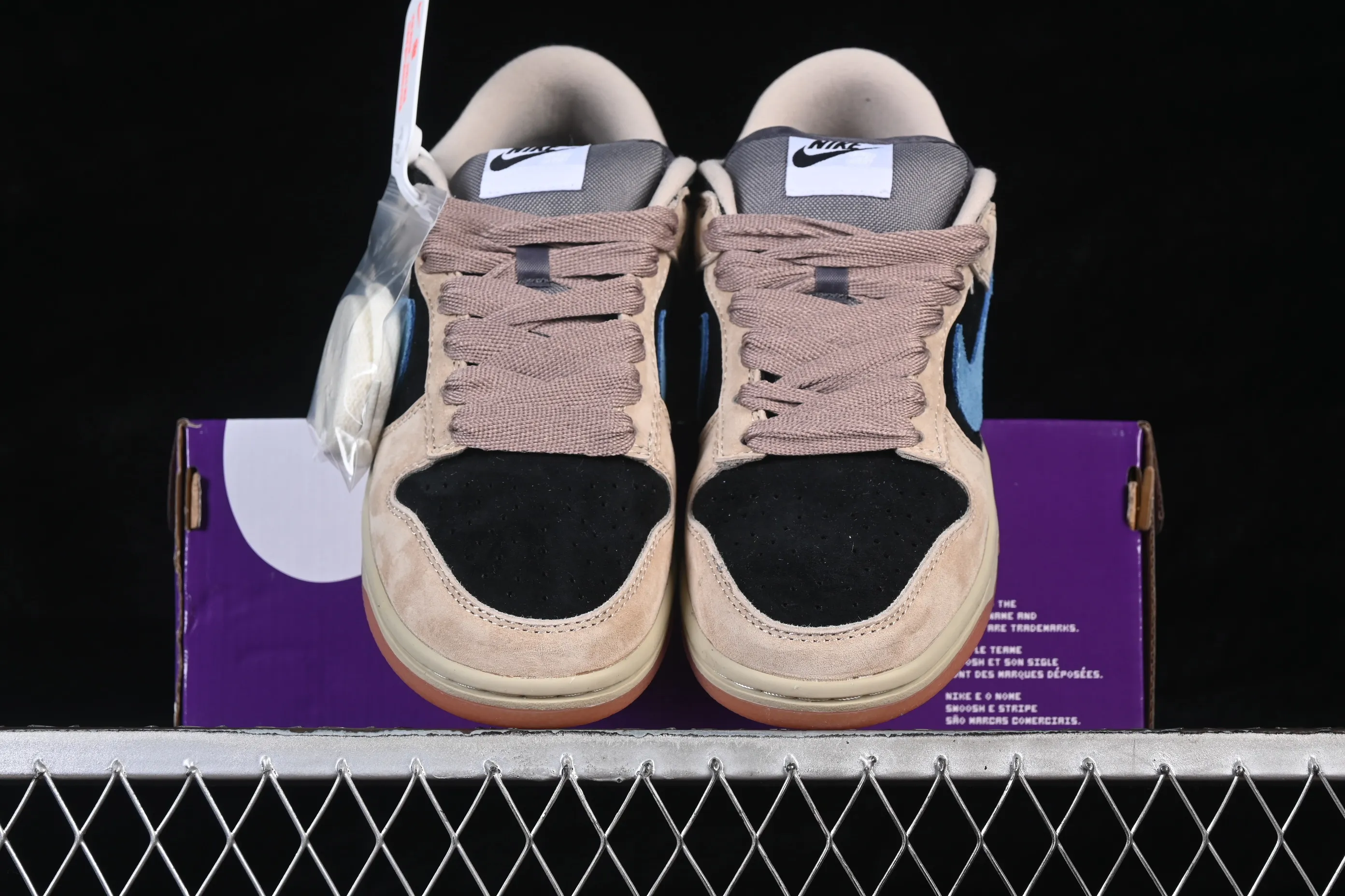 All categories Nk SB Dunk series Nk SB Dunk Low low-top sneakers Nike SB Dunk Low khaki black and blue hook low-top casual sneakers HJ0367-200